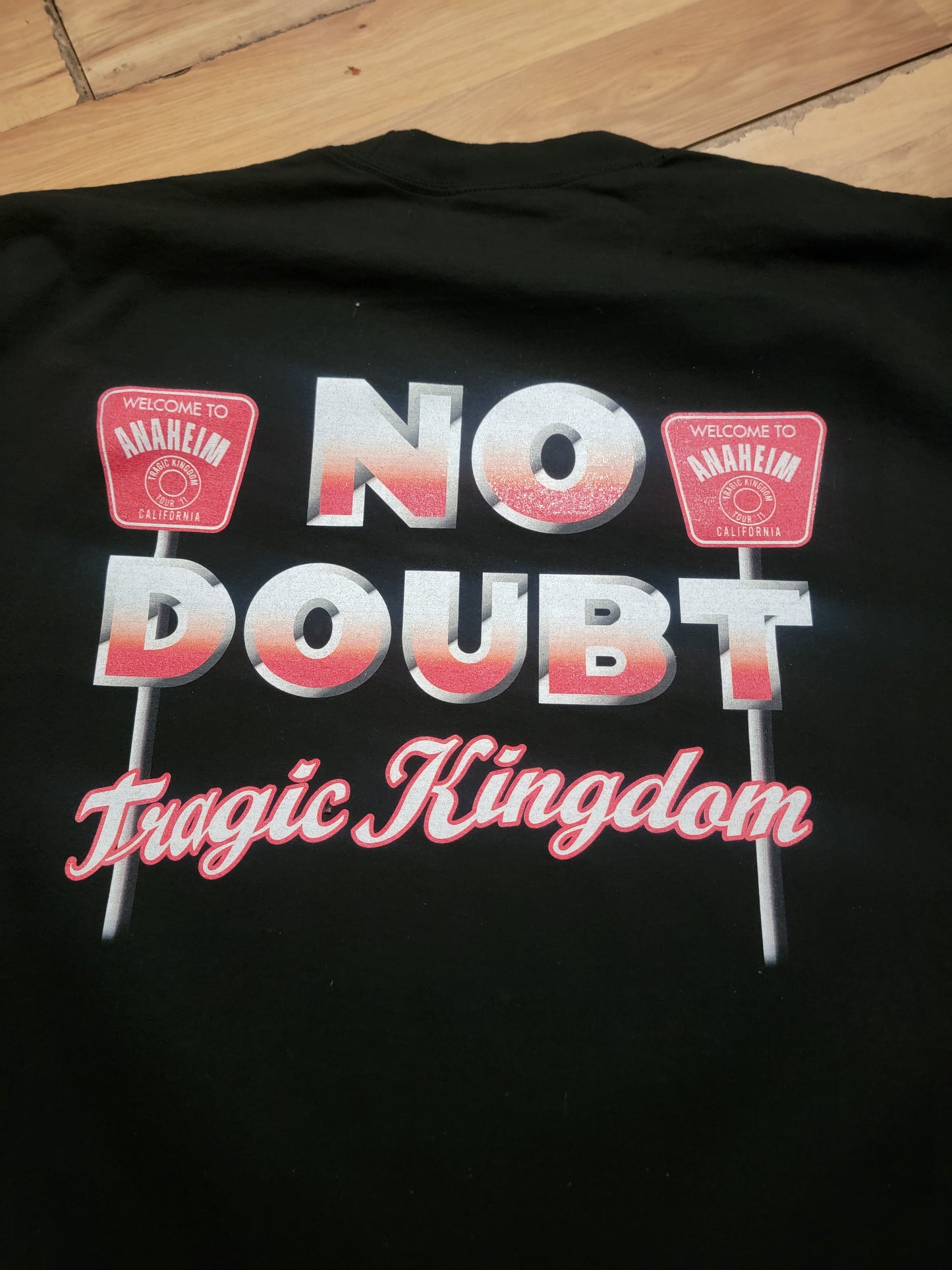 NO DOUBT TRAGIC KINGDOM ON SHAKA HEAVYWEIGHT GARMET DYED T SHIRT