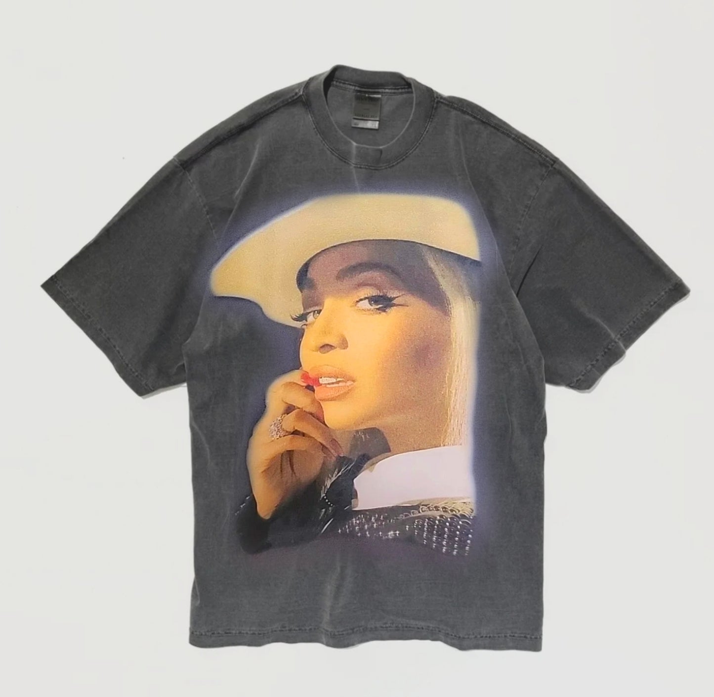 BEYONCE TEXAS HOLD EM T SHIRT ON SHAKA SUPERMAX HEAVYWEIGHT VNTG GREY