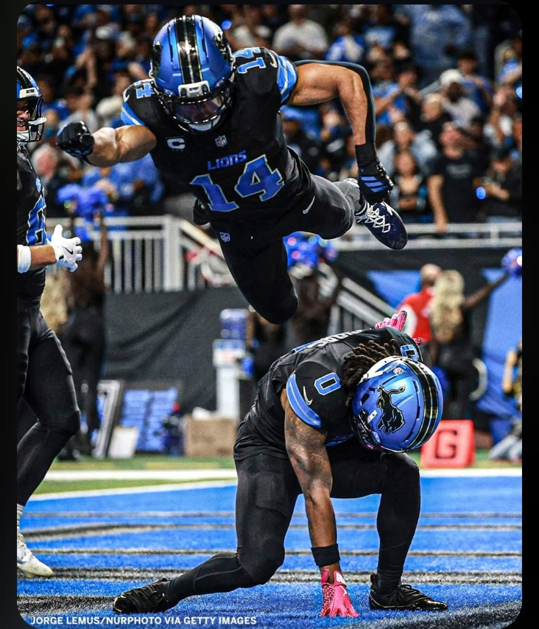 Size XL Shaka active Benson Boone and custom 2Xl Active ( i.g john ladieslovecooljohn