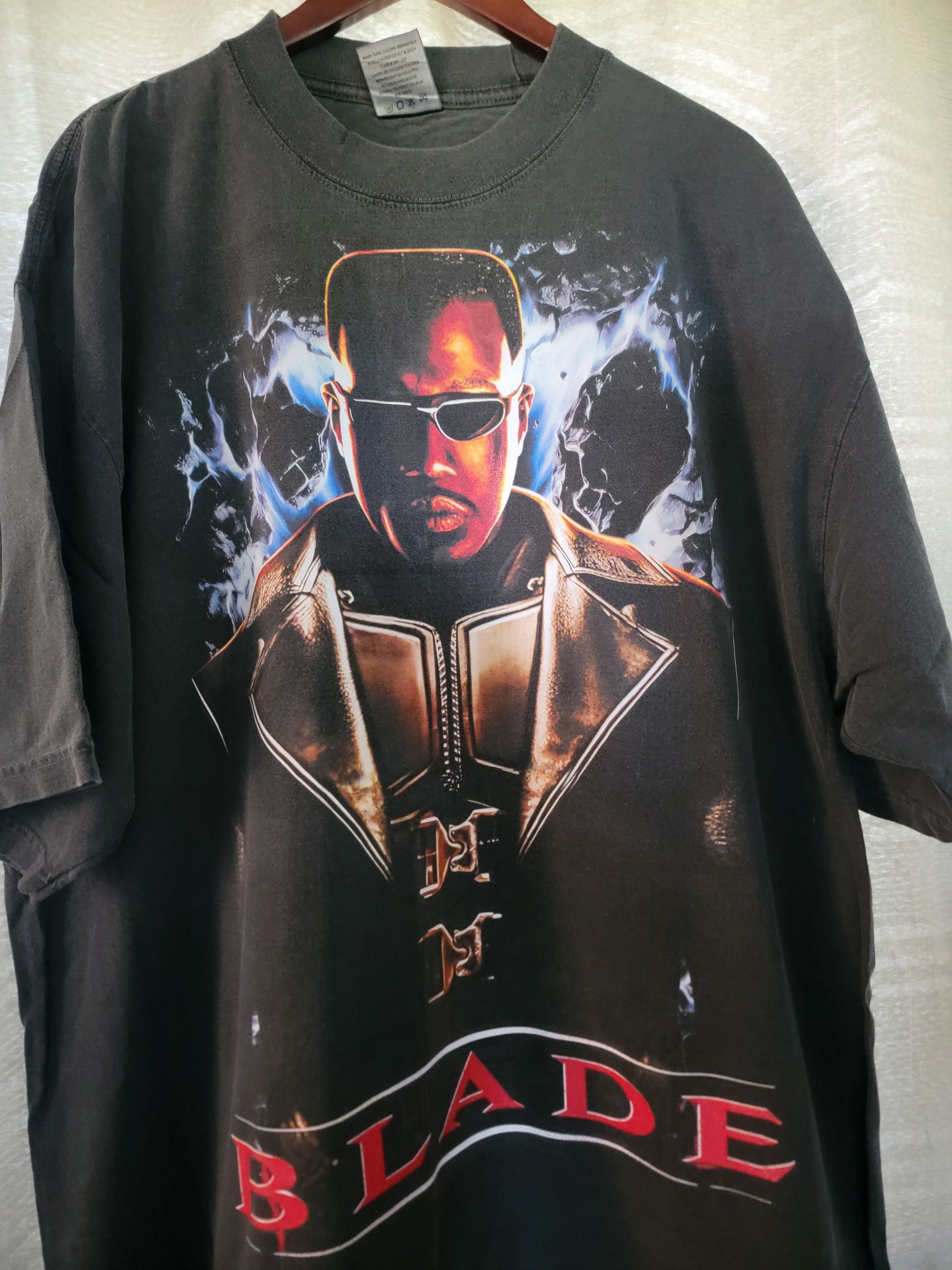 BLADE ON SHAKA HEAVYWEIGHT GARMET DYED T SHIRT