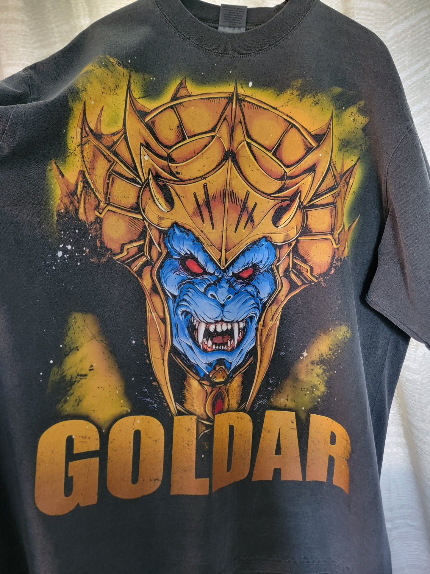 GOLDAR ON SHAKA HEAVYWEIGHT GARMET DYED T SHIRT ( POWER RANGERS