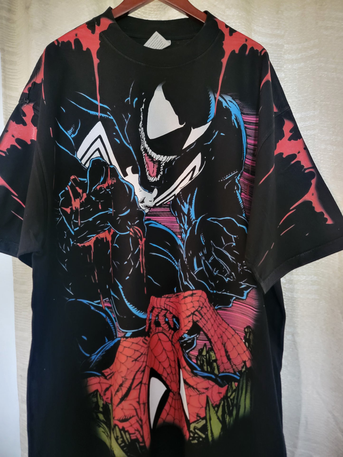 VENOM SPIDERMAN BIG PRINT ON SHAKA HEAVYWEIGHT GARMET DYED T SHIRT