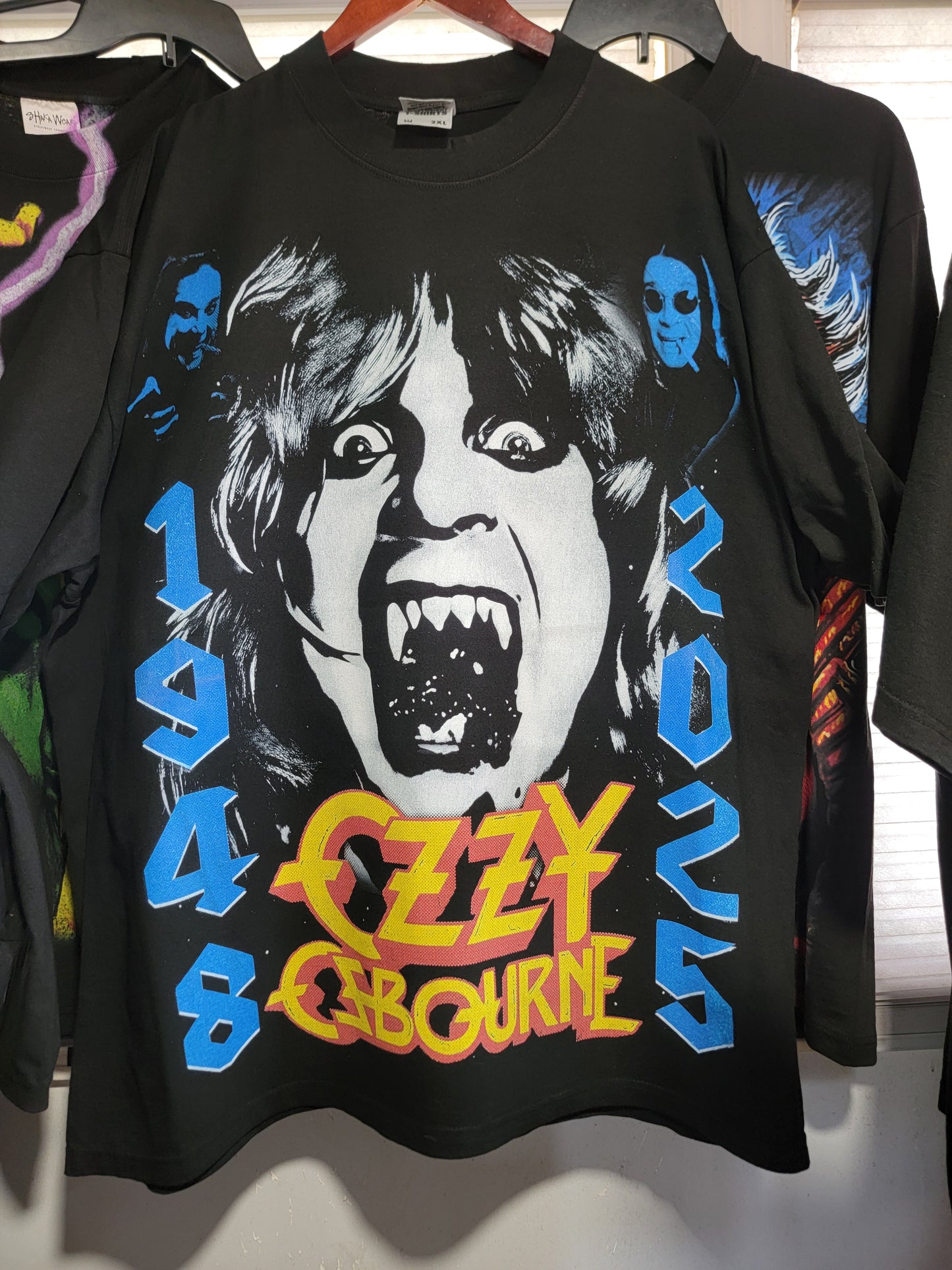 OZZY (FRONT ONLY)Jumbo print ON SHAKA HEAVYWEIGHT GARMET DYED T SHIRT
