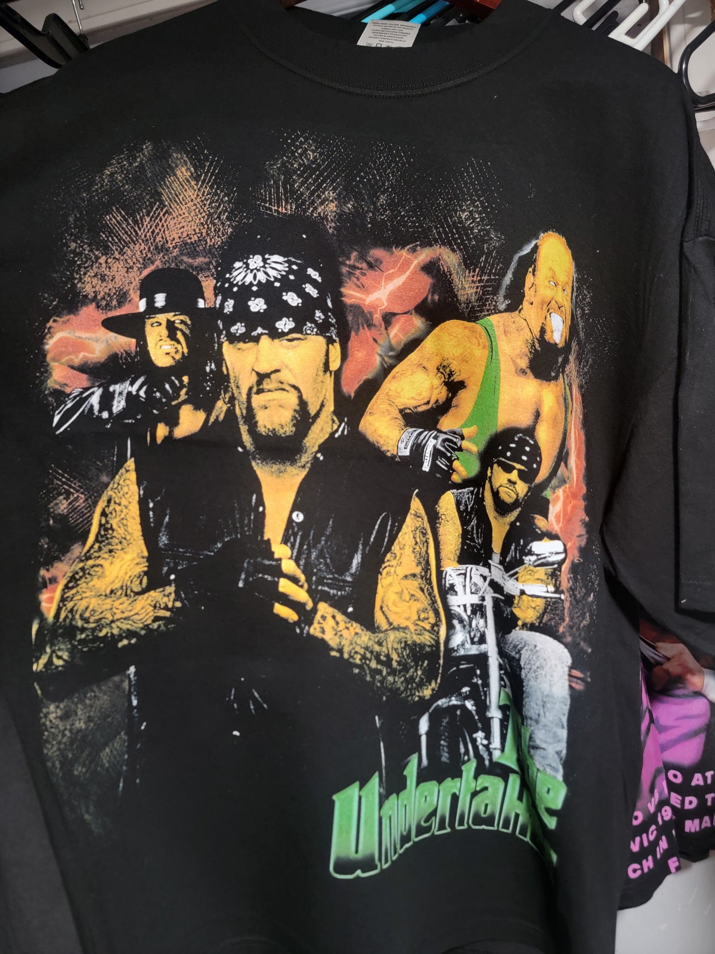 UNDERTAKER ON SHAKA HEAVYWEIGHT GARMET DYED T SHIRT(Wrestling