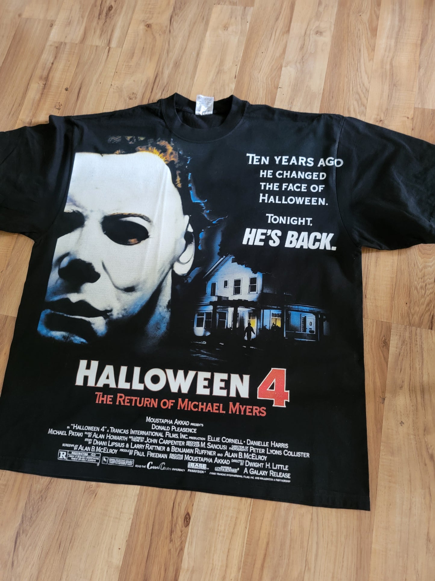 HALLOWEEN 4 ON SHAKA HEAVYWEIGHT GARMET DYED T SHIRT