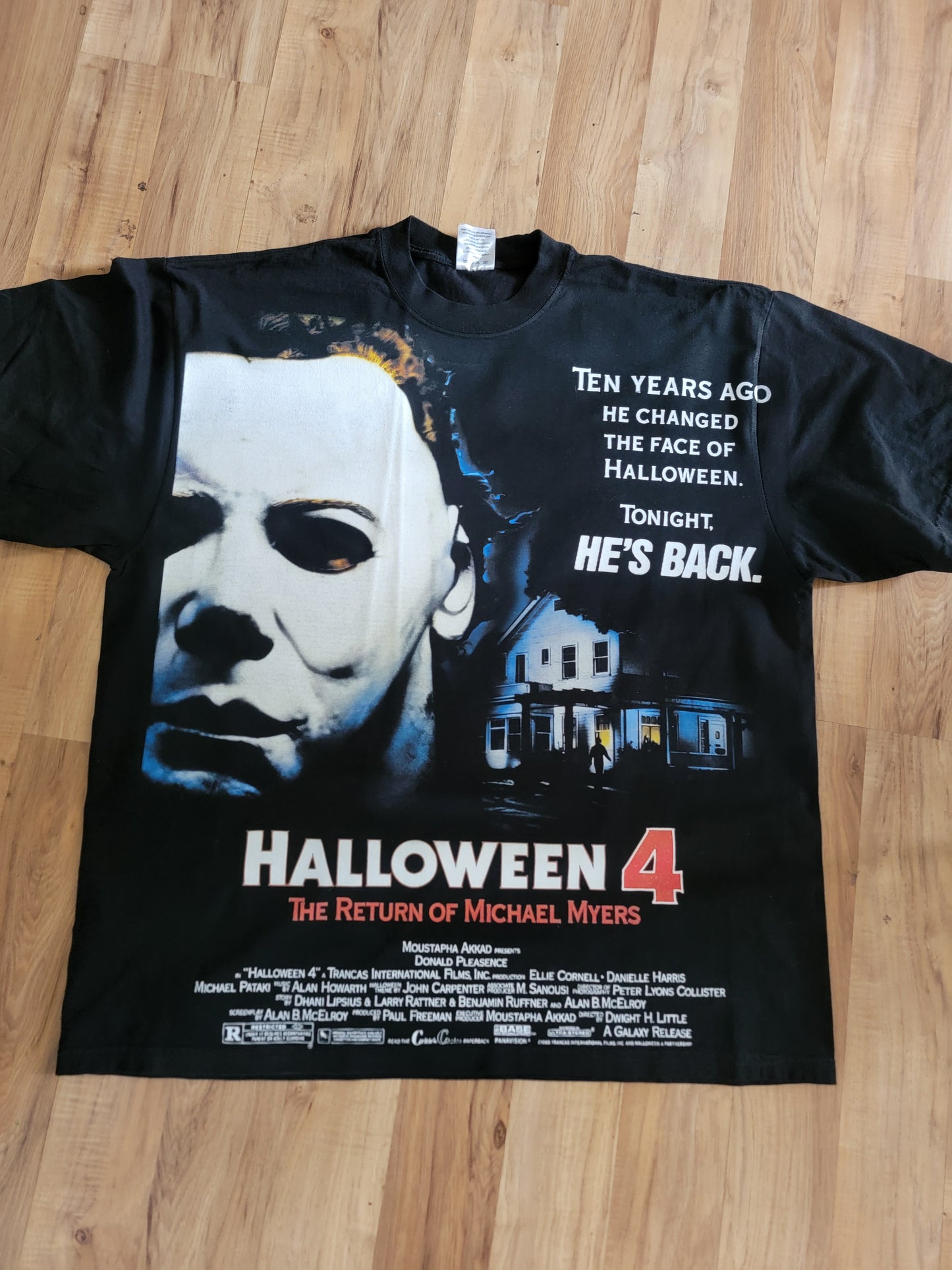 HALLOWEEN 4 ON SHAKA HEAVYWEIGHT GARMET DYED T SHIRT