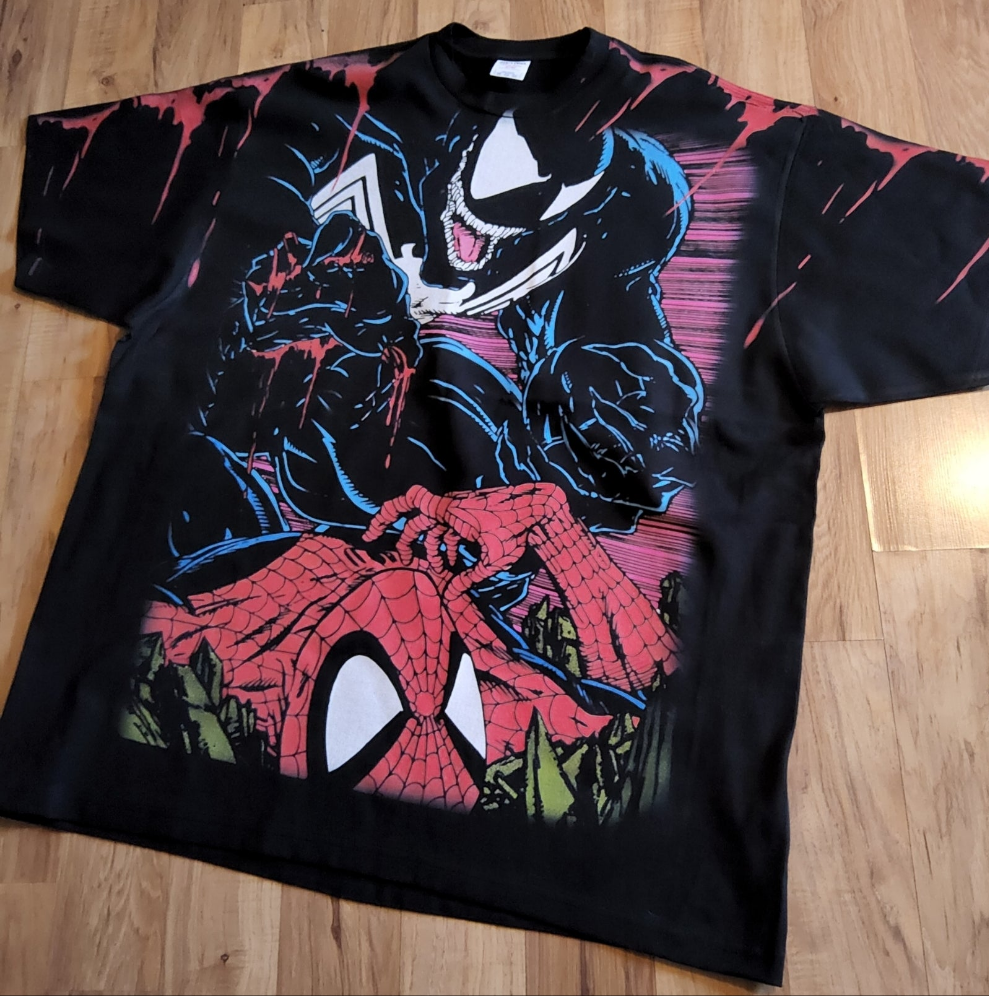 VENOM SPIDERMAN BIG PRINT ON SHAKA HEAVYWEIGHT GARMET DYED T SHIRT