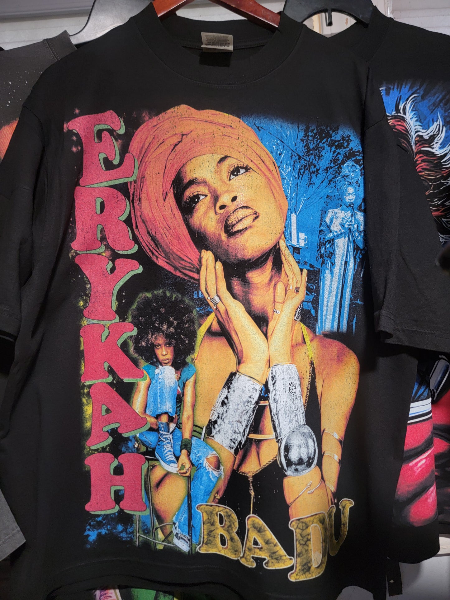 ERYKAH BADU ON SHAKA HEAVYWEIGHT GARMET DYED T SHIRT (FRONT ONLY)