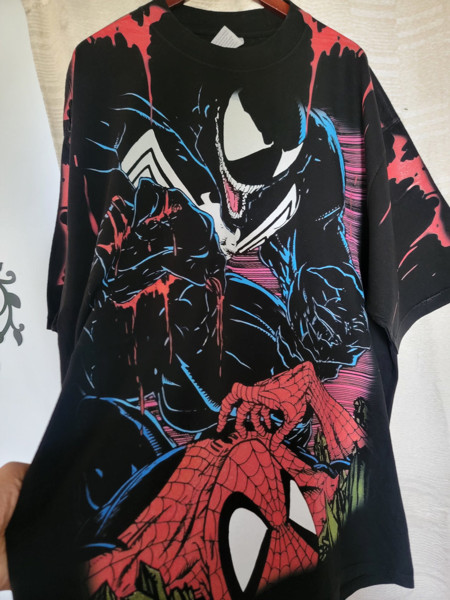 VENOM SPIDERMAN BIG PRINT ON SHAKA HEAVYWEIGHT GARMET DYED T SHIRT
