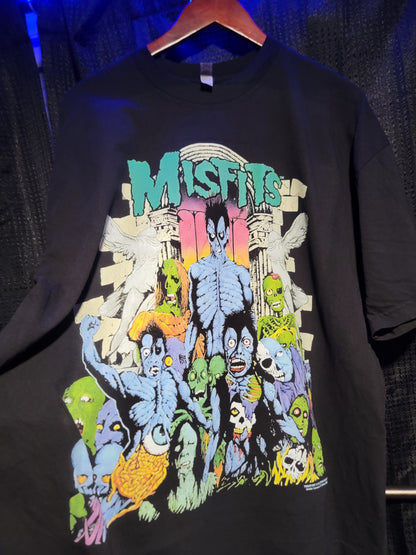 MISFITS 1997 CONCERT SHIRT ON SHAKA HEAVY GARMET DYED T (MODERN)