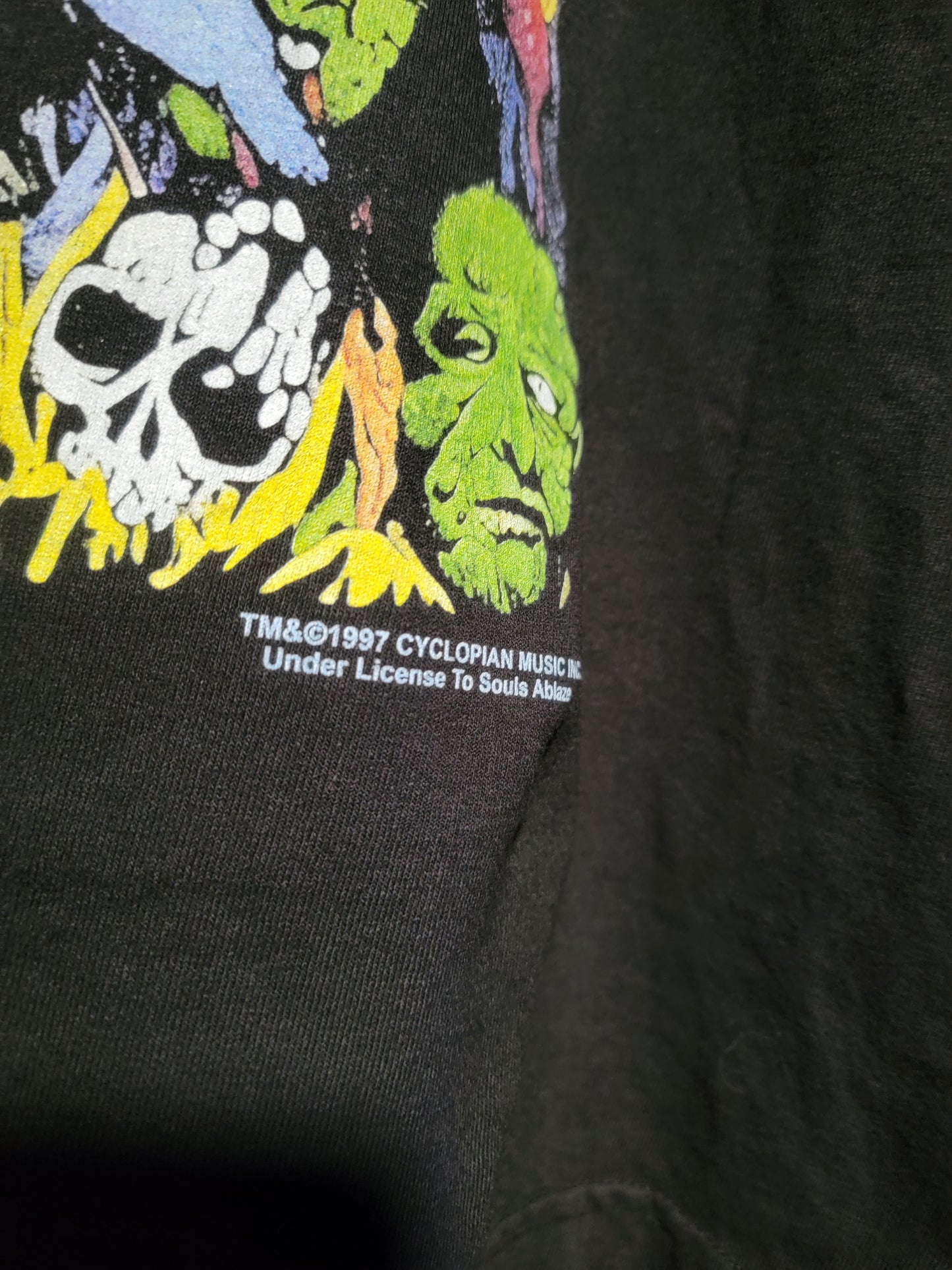 MISFITS 1997 CONCERT SHIRT ON SHAKA HEAVY GARMET DYED T (MODERN)