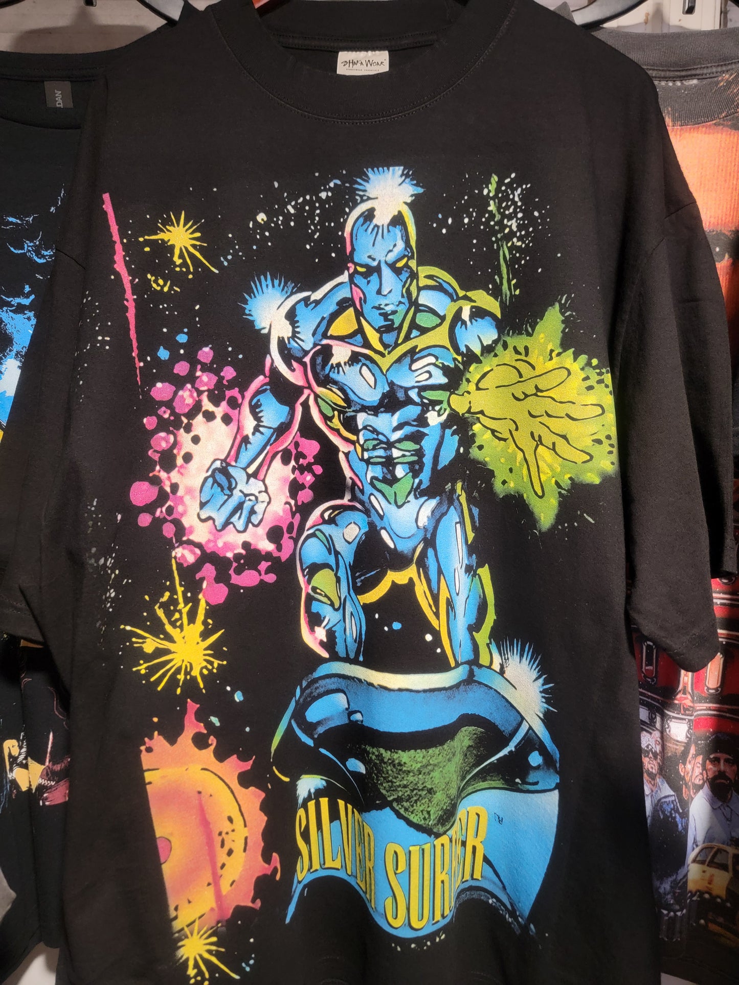 SILVER SURFER  ON SHAKA HEAVYWEIGHT GARMET DYED T SHIRT