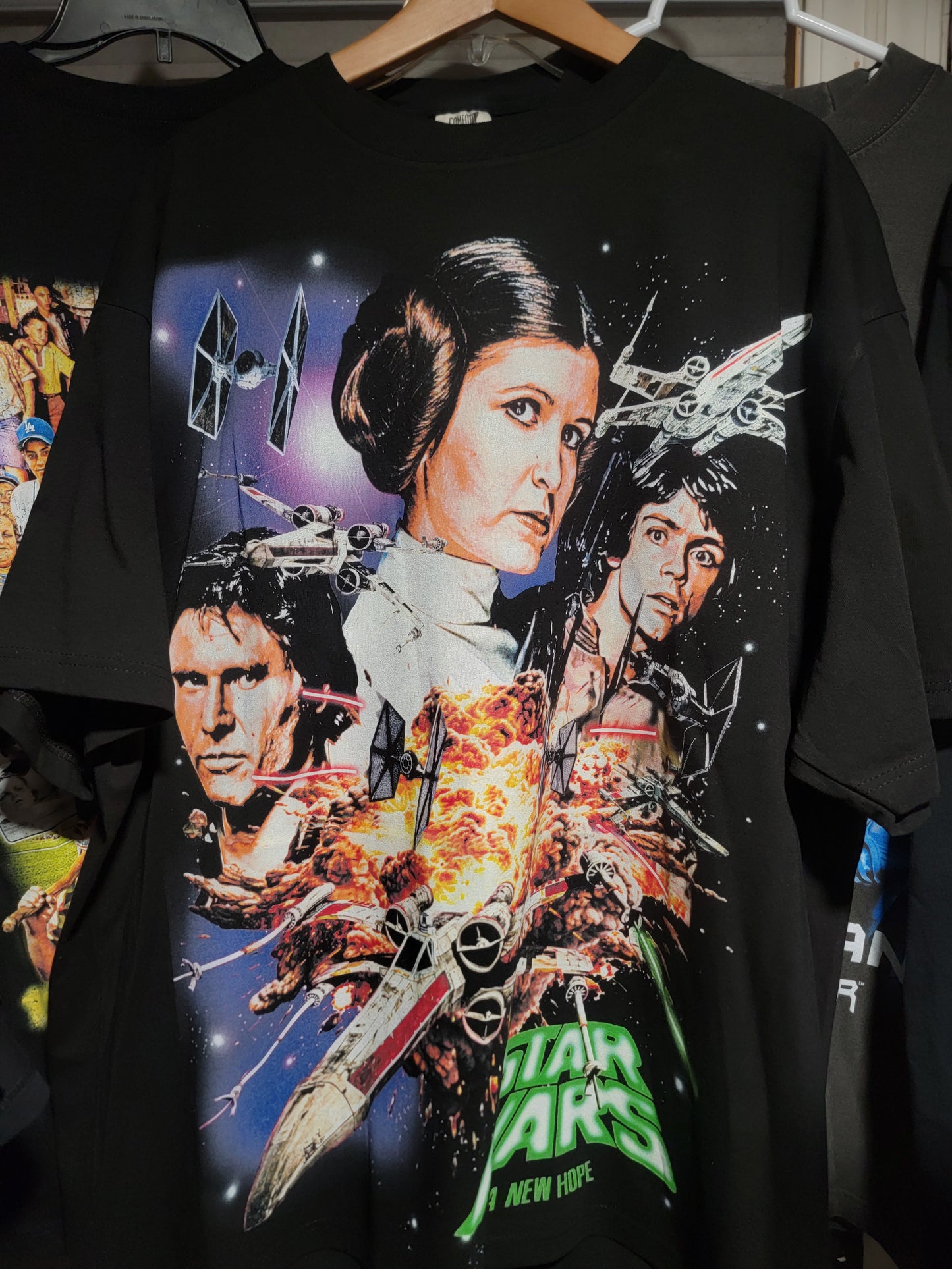 STARWARS ON SHAKA HEAVYWEIGHT GARMET DYED T SHIRT (jumbo print