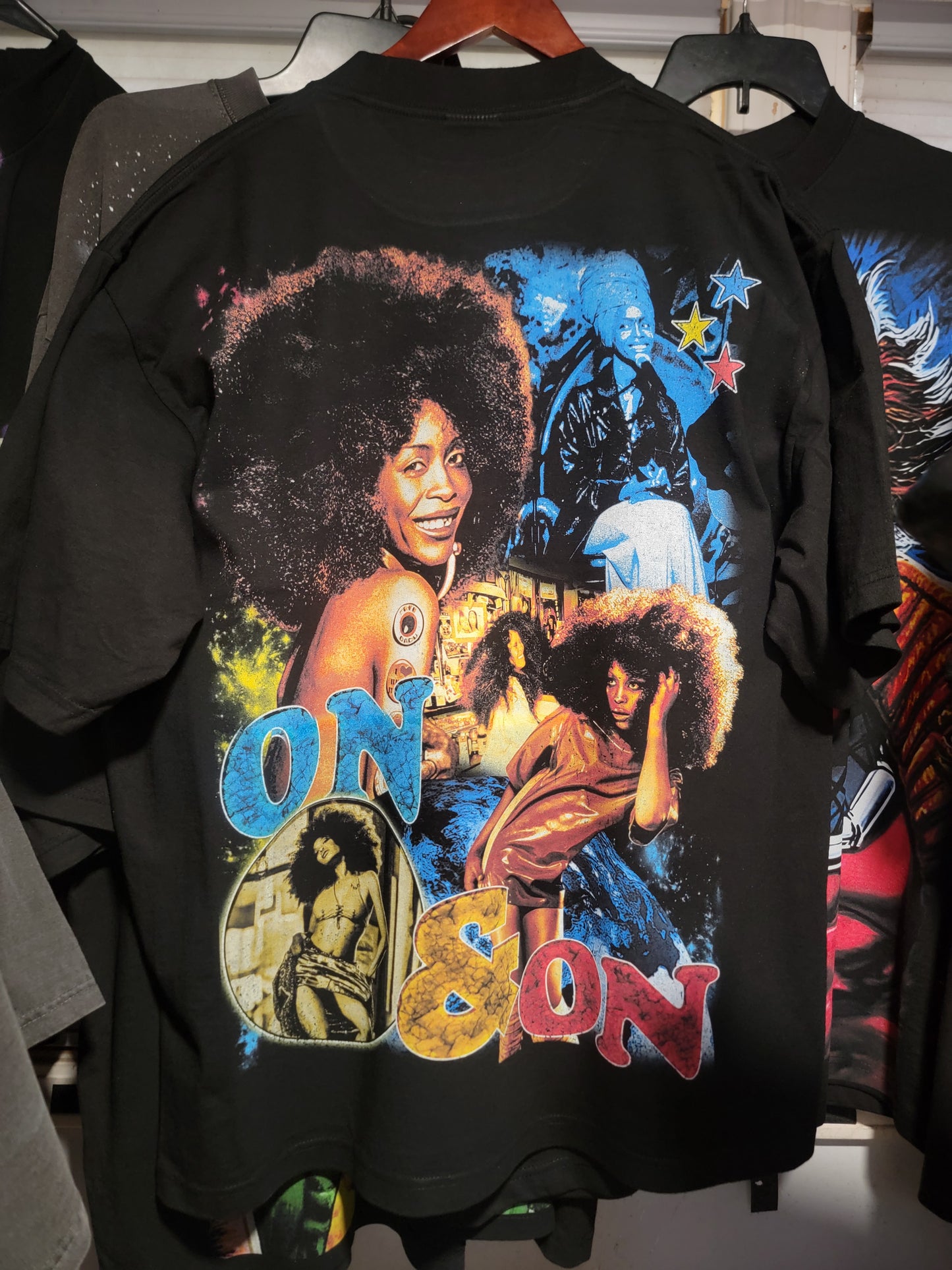 ERYKAH BADU ON SHAKA HEAVYWEIGHT GARMET DYED T SHIRT (FRONT ONLY)