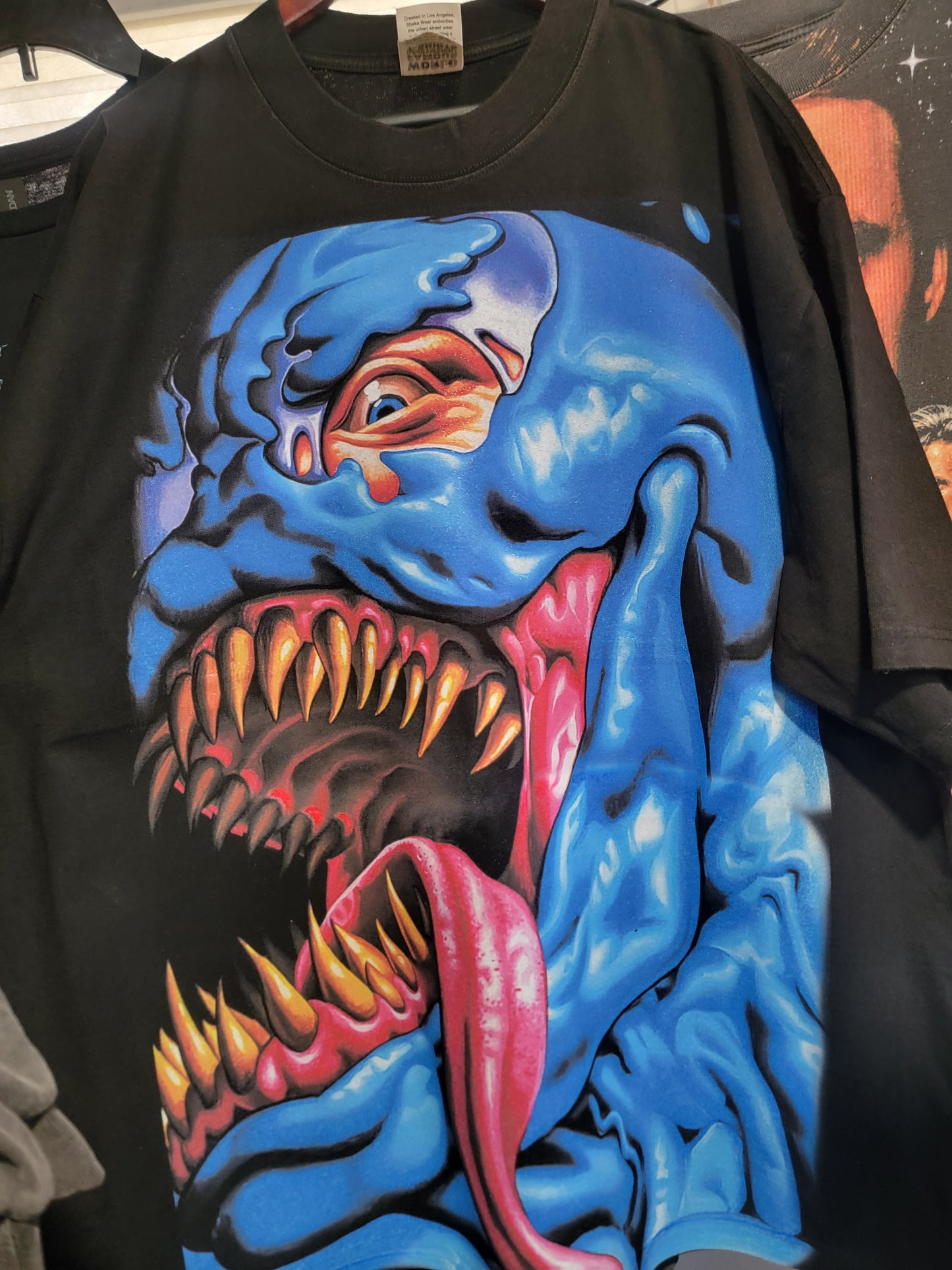 VENOM ON SHAKA HEAVYWEIGHT GARMET DYED T SHIRT