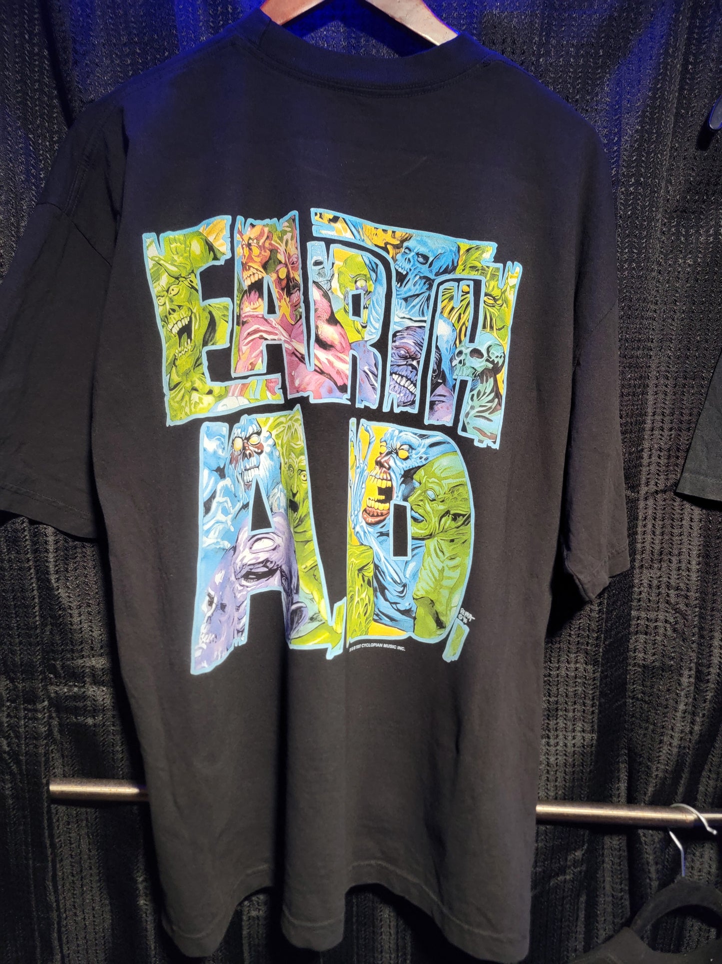 MISFITS 1997 CONCERT SHIRT ON SHAKA HEAVY GARMET DYED T (MODERN)