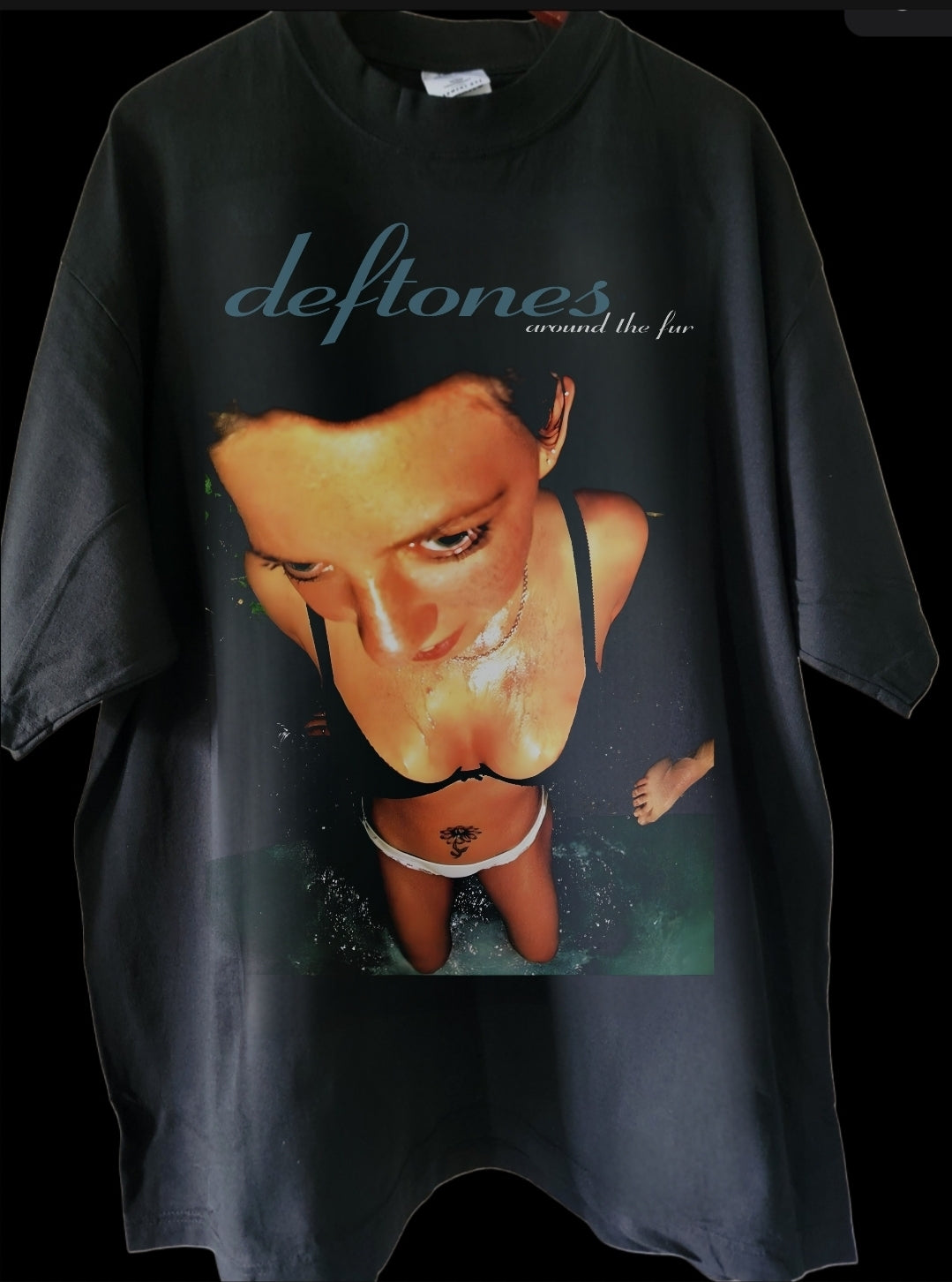 DEFTONES ON HEAVYWEIGHT T SHIRT