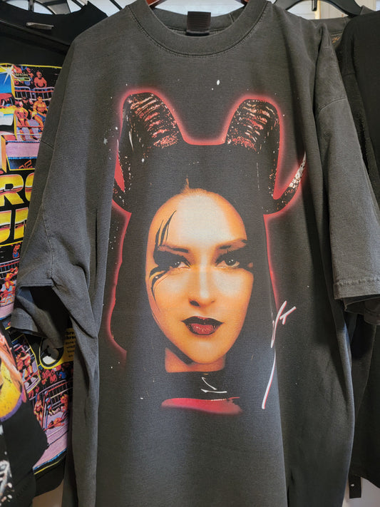 STEPHANIE VAQUER ON SHAKA HEAVYWEIGHT GARMET DYED T SHIRT (WRESTLING