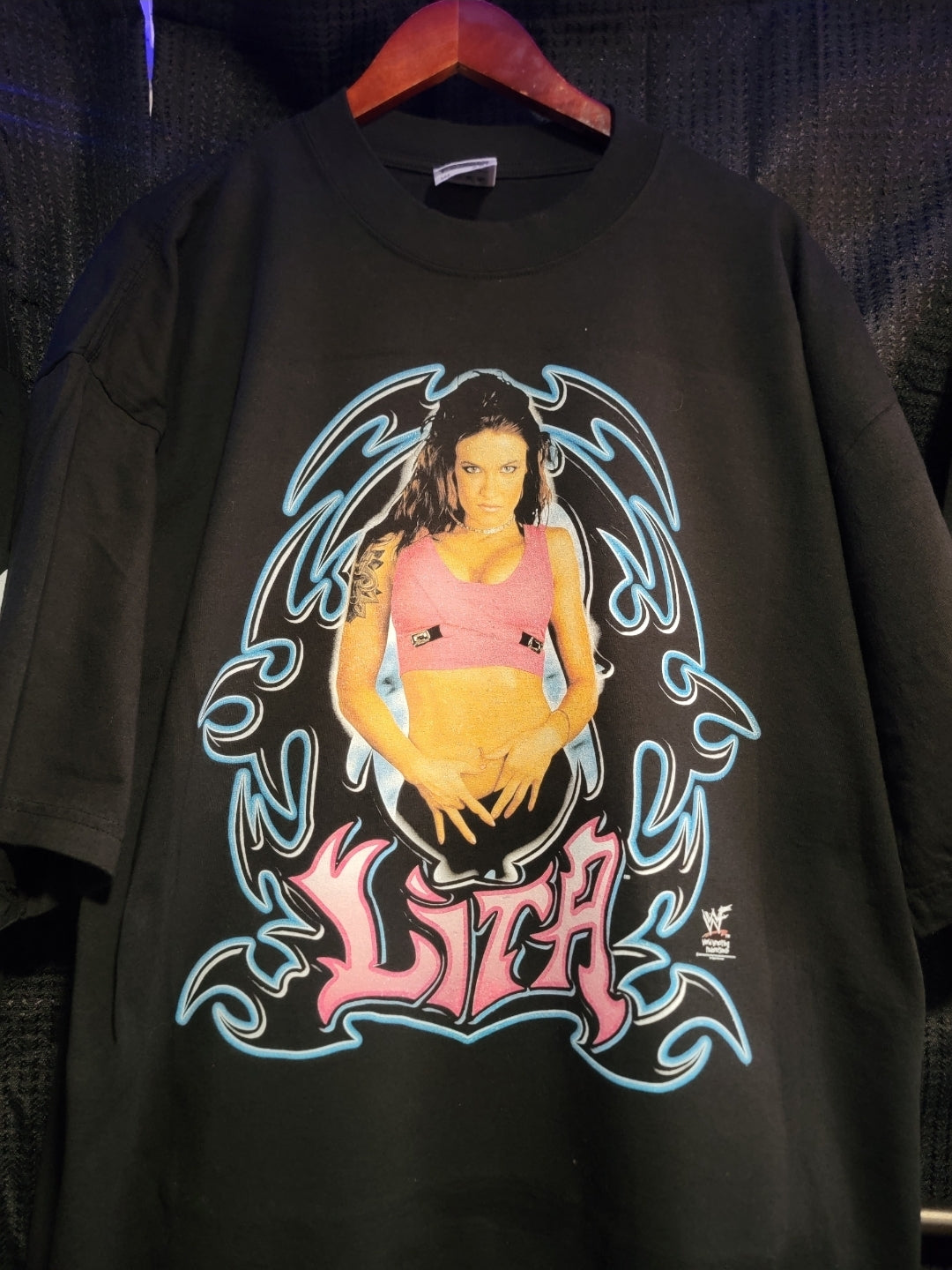 LITA EXTREME BEAUTY ON SHAKA HEAVY GARMET DYED T (Wrestling